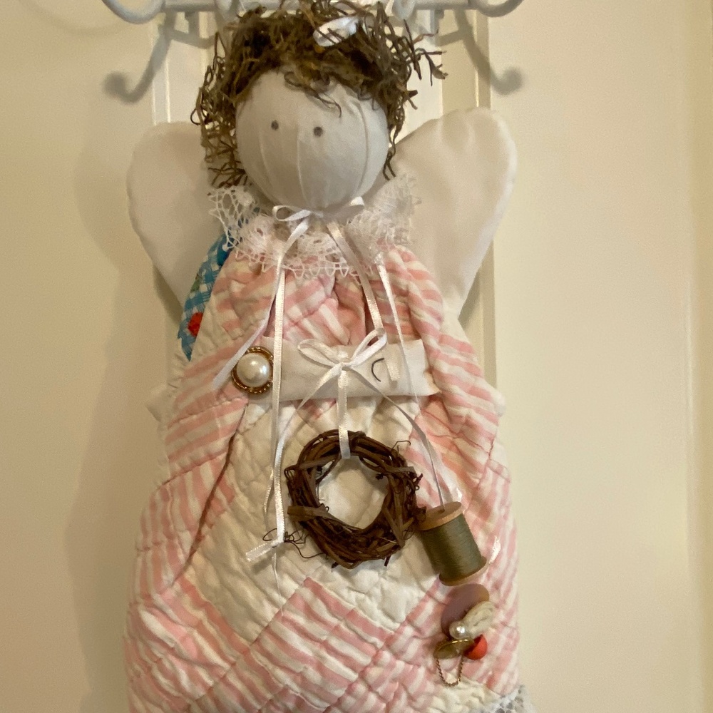 Handmade Quilted Angel - Picture 2 of 3